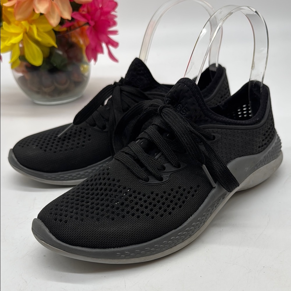 Crocs LiteRite Black Girls  Athletic Shoes Size 6 CR9399C